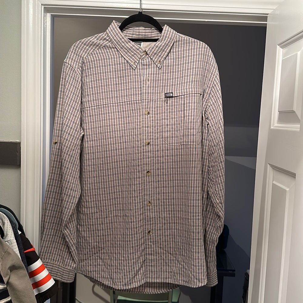 Men’s north face button down like new large